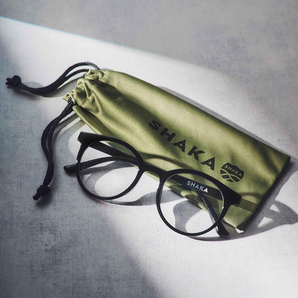 smart スマート 2025年 11月号 【付録】 SHAKA 調光サングラス& メガネ拭きになる巾着ケース