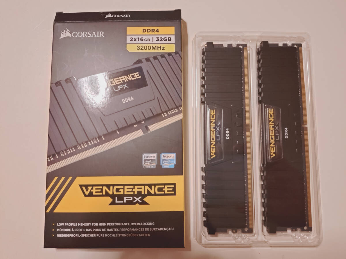 Corsair CMK16GX4M4C3200C16 [DDR4 PC4-25600 4GB 4枚組] オークション