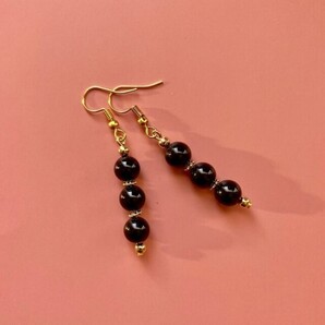 ブラックオニキス ピアス フックピアス 8mm (ゴールド) イヤリング、樹脂フック変更可 樹脂ピアス シンプル 天然石