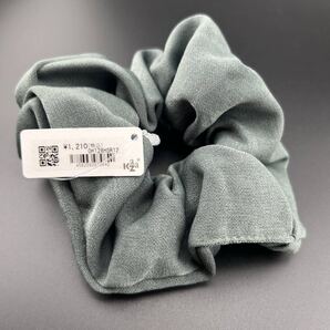 【新品】定価1210円 ヘアアクセサリー ヘアゴム シュシュ カーキー レディース 可愛い シンプル◆DA1625