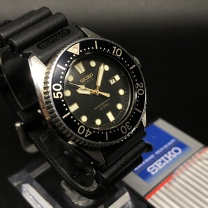 オールドクオーツの名品◆希少◆セイコー【ダイバーウォッチ200M】SEIKOベルト◆1987年製◆ボーイズ/レディス◆黒文字盤◆新品電池交換済み