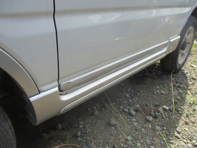 JB23W Jimny подножка левый и правый в комплекте 