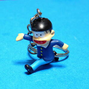 赤塚不二夫 原作漫画 『 おそ松くん 』 フィギュア キーホルダー付き 1個 (即買いOK)