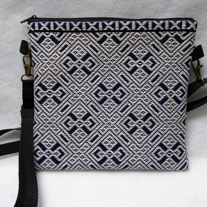 津軽こぎん刺し サコッシュ 紺色×アイボリー