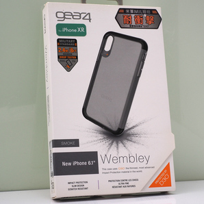 Apple iPhone XR (6.1インチ) 用 GEAR4 ギアフォー D3O 耐衝撃ケース Wembley ハイブリッド ケース SMOKE スモーク (グレー系) 未使用品