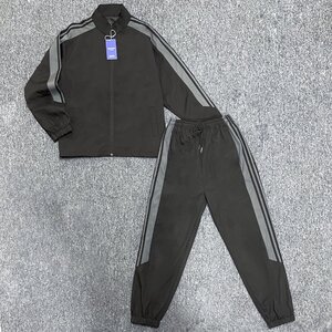 Emmauela*Милан, Италия*Прочный, мягкий, легкий трикотаж спортивная одежда куртка низ весна/осень L/48