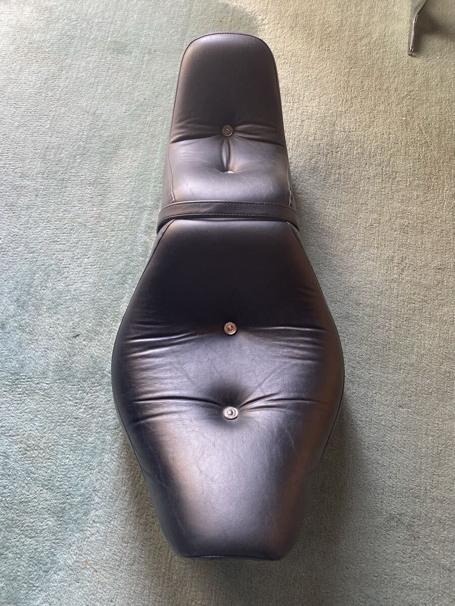 美品　ハーレーダビッドソン純正　ダブルシート　FXSTB 1580 ナイトトレイ