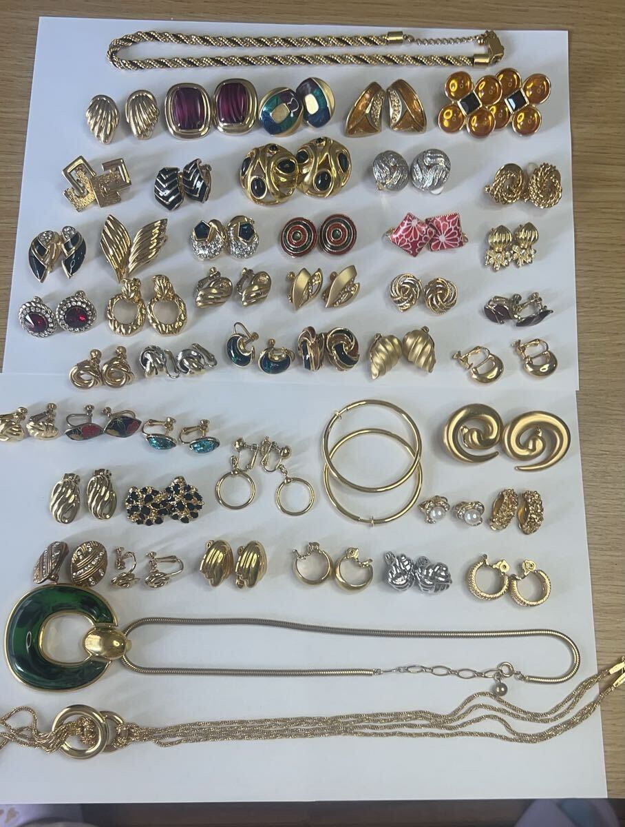 大量アクセサリー　まとめ売り　ネックレス　ブローチ　ブレス　ピアス他 2025年最新】Yahoo!オークション -アクセサリー 大量の中古品・新品