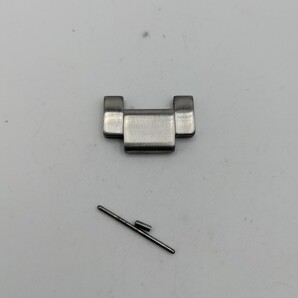 【中古品】 腕時計 部品 セイコー スピリット V175-0BJ0 ベルトの4コマ目・4段目または5コマ目・5段目 接続用のピン付き