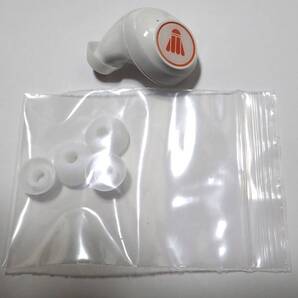 新品 送料無料 右側 R のみです。TOoKA BASE声優充電器 佐伯橙也 本人監修 リーマンズクラブ ワイヤレスイヤホン イヤフォン イヤホン