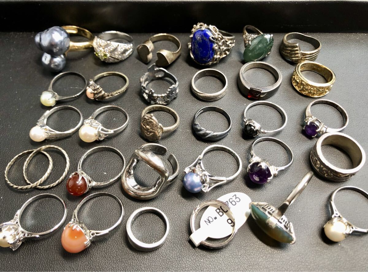 大量約2kg アクセサリーまとめ売り ヴィンテージネックレスピアス リング 2025年最新】Yahoo!オークション -アクセサリー まとめて kgの中古品