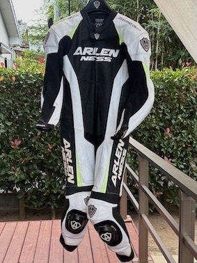 2025年最新】Yahoo!オークション - Mサイズ(革ツナギ バイクウエア