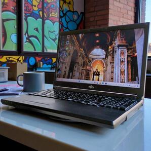 富士通 ノートパソコン windows11 Core i5-6300U SSD512GB メモリ8GB DVD 15インチ 解像度1366×768
