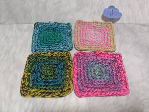 Подставки ручной работы, набор из 4 штук, ок. 9 см x 9 см, пряжа, акрил 100%, ручное вязание, иностранная пряжа (№ M)