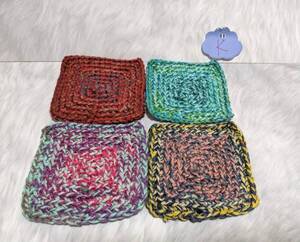 Подставки ручной работы, комплект из 4 штук, около 9 см x 9 см Пряжа, 100% акрил, ручная вязка, пряжа "оверсайз" (№ K)