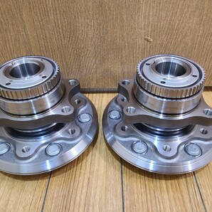 200系ハイエース2WD、トヨタ新品ハブ&トヨタ新品ベアリング 組み込み済 下取り可能 GHDKDH200.201.220.TRH211.221