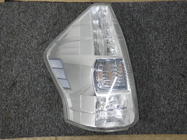 2025年最新】Yahoo!オークション -プリウスα テール 左(自動車