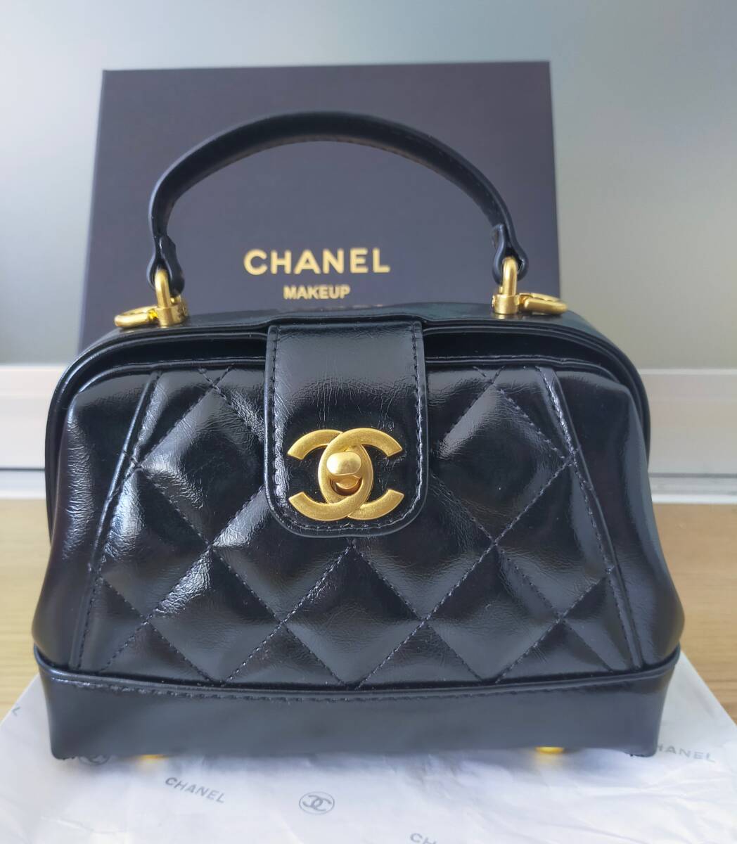 1円スタート【美品】レア　シャネル Chanel エナメル パテント ハンドバッグ ショルダーバッグ ブラック ○売り切り1円スタートCHANEL シャネル 二つ折り財布 エナメル