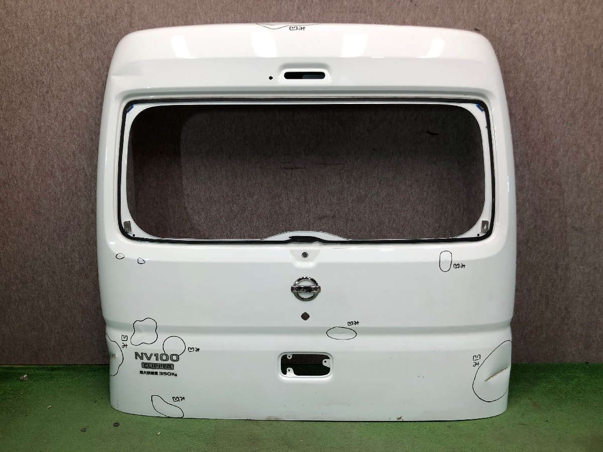 NV100 リアゲート ホワイト 傷あり 17系　エブリィ　クリッパー　スクラム NV100 リアゲート ホワイト 傷あり 17系 エブリィ クリッパー スクラム