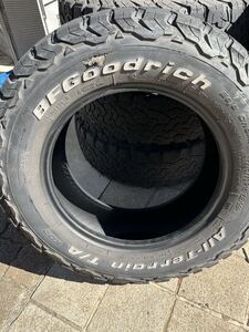 BFグッドリッチオールテレーンT/AKO2 225/70R16 D5などに中古4本