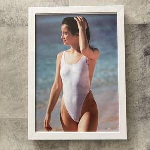 ●額装品 石田ゆり子 水着グラビア A4サイズ額入り 切り抜き ポスター風 アートフレーム 送料無料 D353
