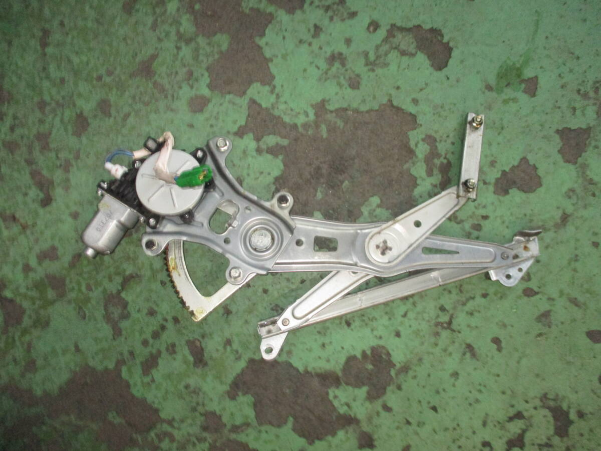 レガシィ（BP5・BL5）　左リアドアＰＷレギ＆モーター！