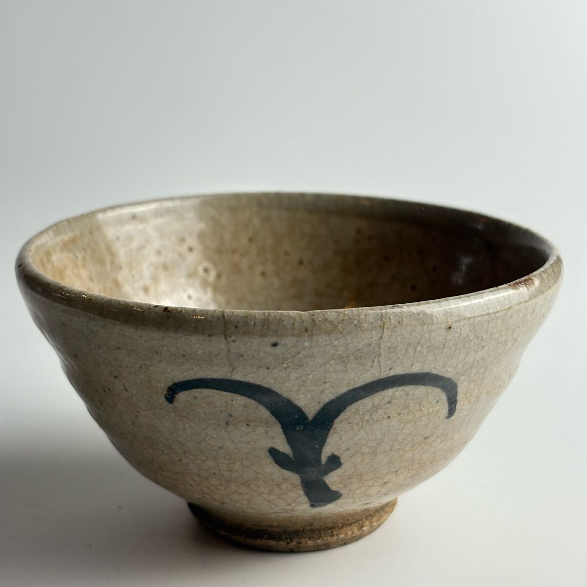 ♥値下げ！茶碗　古賀無量　絵唐津茶碗　岩井堂焼　共箱　骨董　古玩 Yahoo!オークション -「茶碗 絵唐津」の落札相場・落札価格