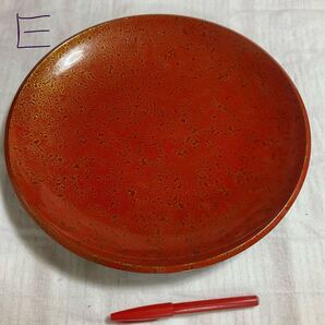 E 寿司皿 菓子盛皿 直径30厚み約3cm 円形 朱色の柄円形 500円超複数10%商品オマケ 最後写真2枚は個別出品 80