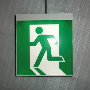 誘導灯 東芝/FBK-42701-LS17/B級BH形/片面/表示板セット/避難口 2021年製中古品