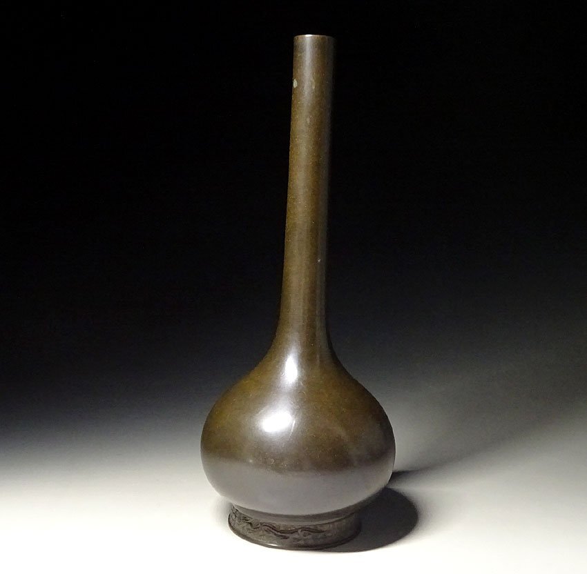 花瓶　黄銅製の花瓶　海外の花瓶　インテリア　　工芸品　美術品　骨董品 花瓶 黄銅製の花瓶 海外の花瓶 インテリア 工芸品 美術品 骨董品