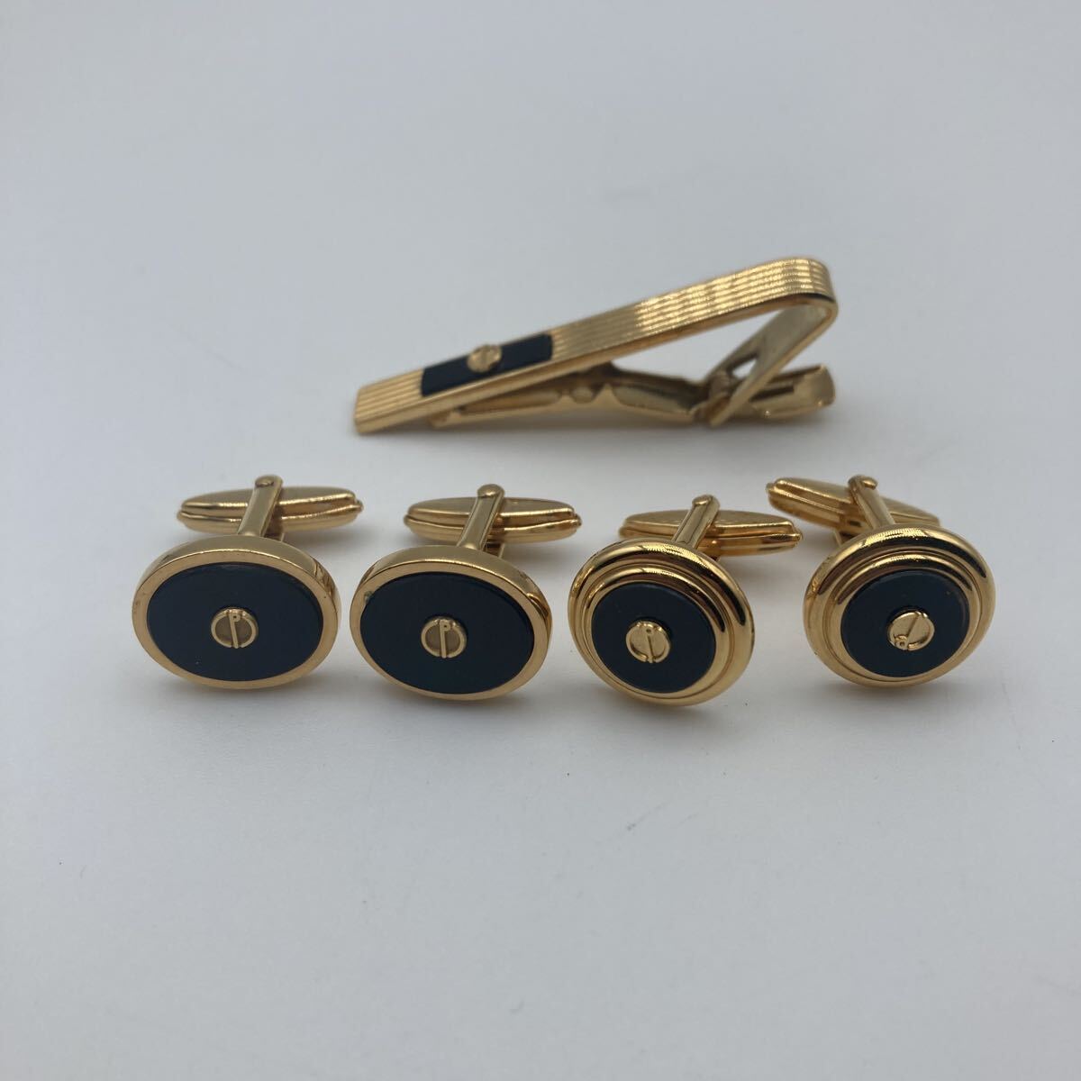 【希少】【極美品】【ダンヒル】カフス ネクタイピンセット 時計駒 コマ デザイン 希少】【極美品】【ダンヒル】カフス ネクタイピンセット 時計駒 コマ