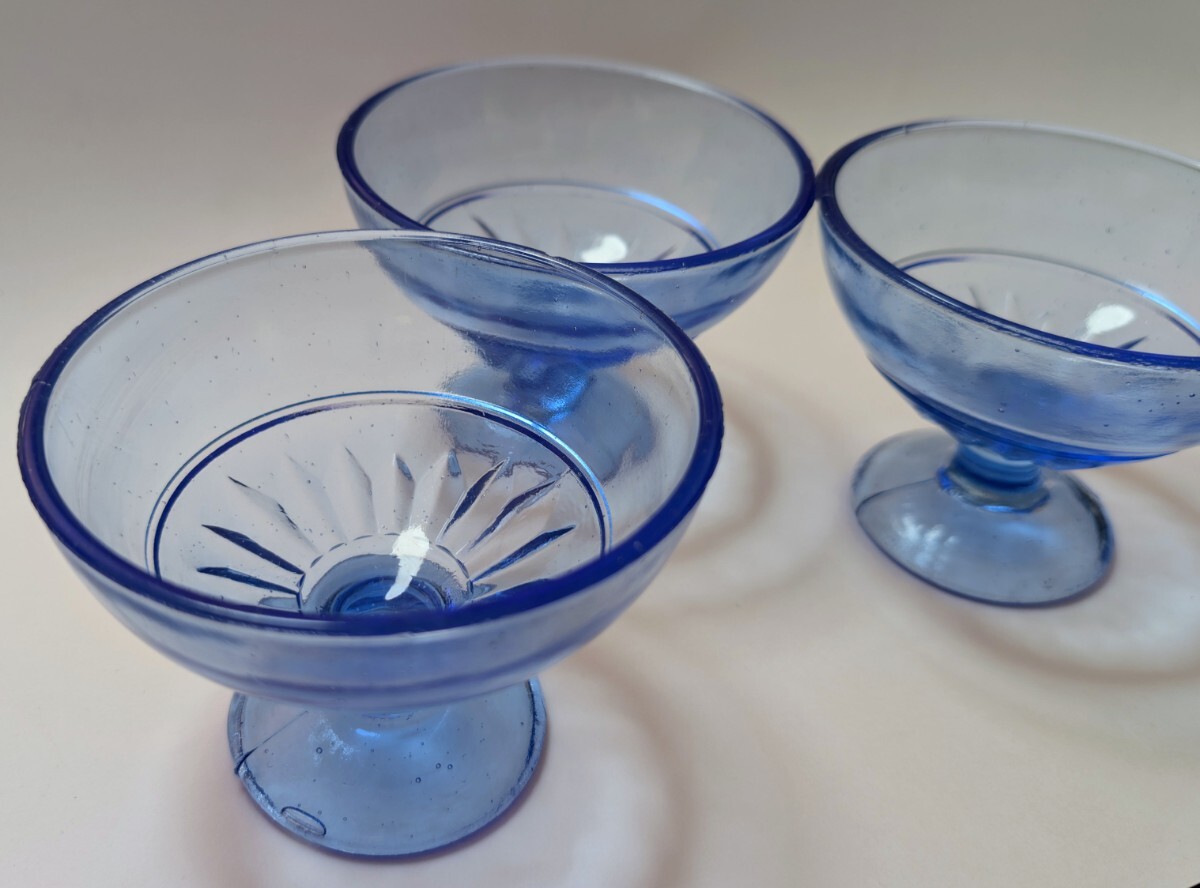 アンティーク レトロ 骨董 氷コップ 花びら型ガラスデザートカップ アンティーク レトロ 骨董 氷コップ 花びら型ガラスデザートカップ