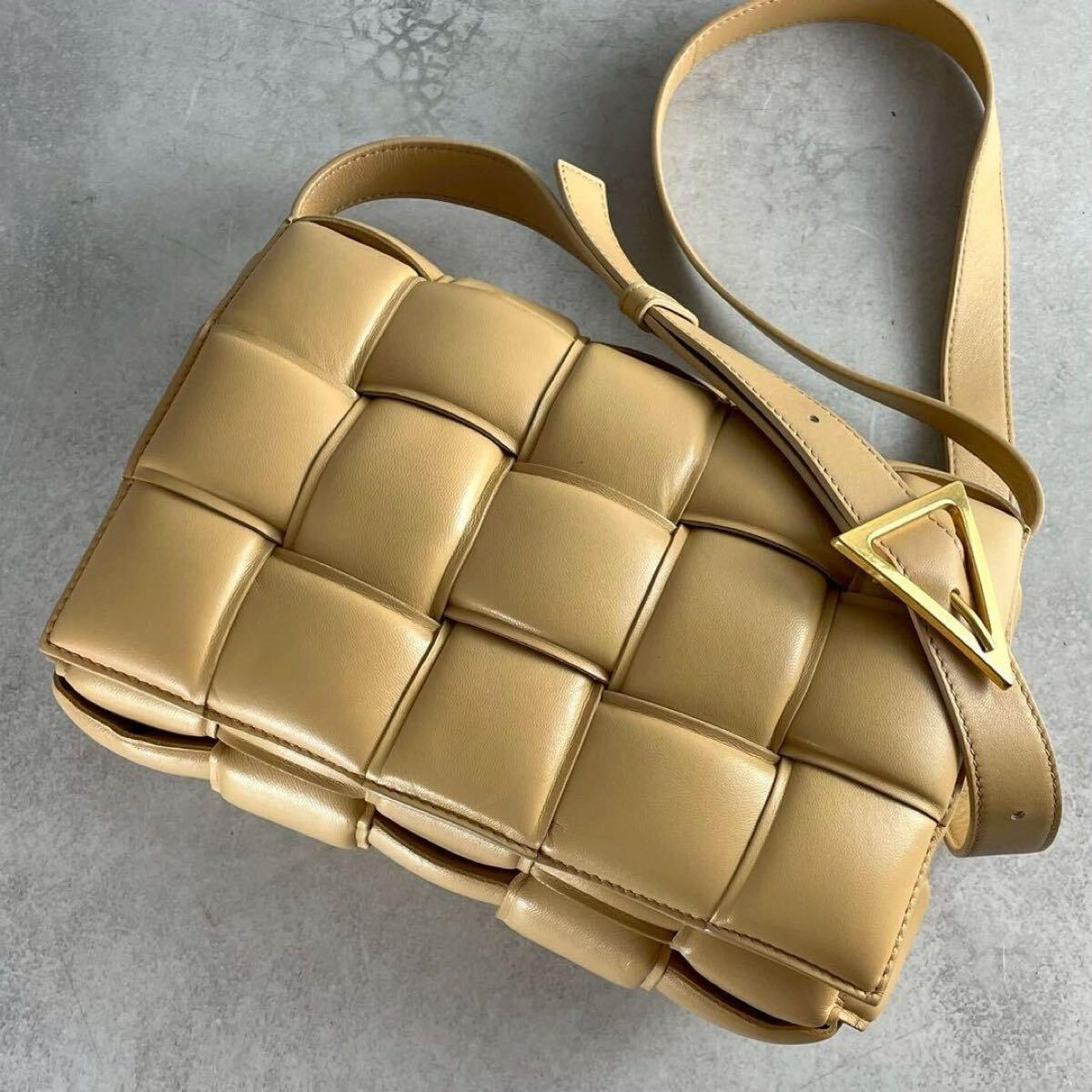 BOTTEGA VENETA ボッテガヴェネタ ショルダーバッグ カセット 59