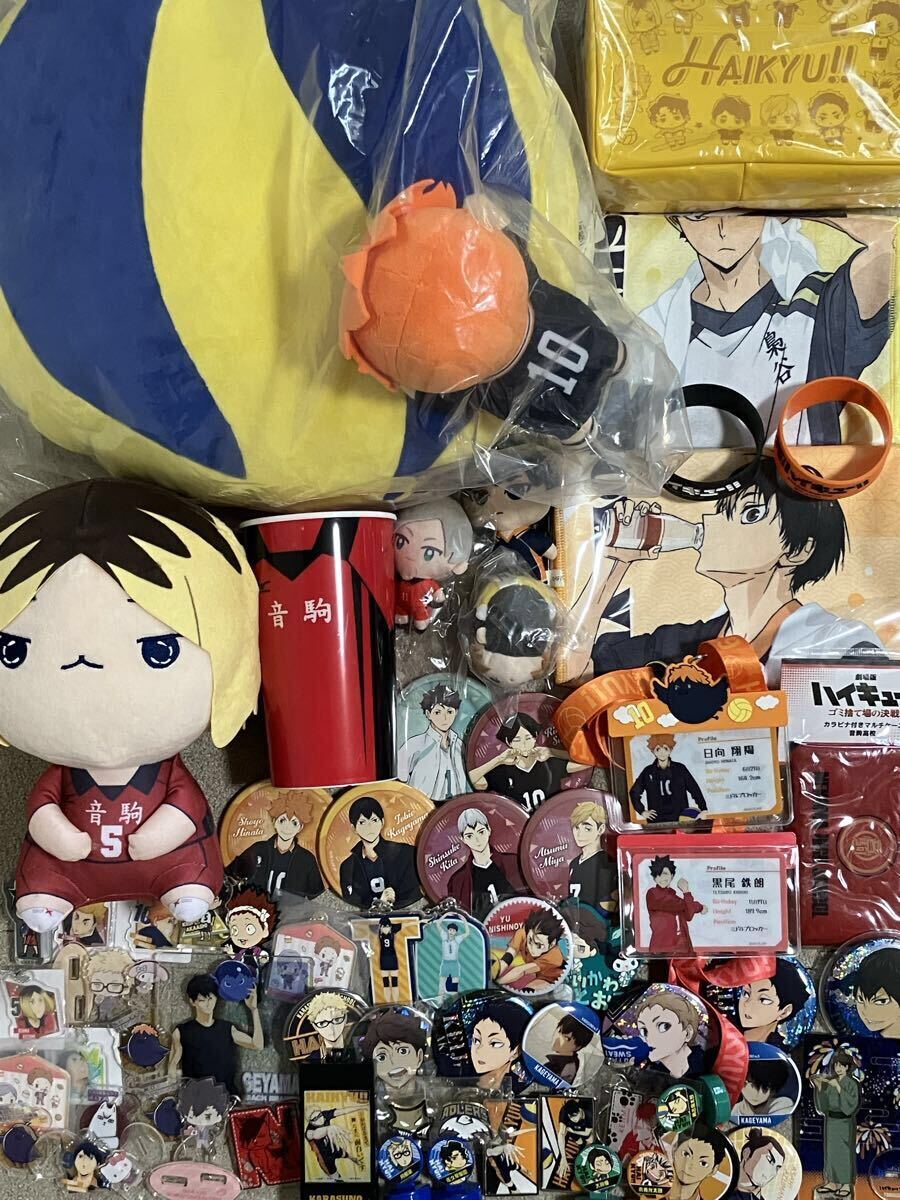 【新品未使用】キャラクターグッズ アクリルスタンド 缶バッジ大量 まとめ売り キャラクターグッズ 缶バッジ アクリルスタンド 大量 まとめ売り！700