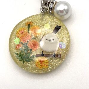 メモリーオイル キーホルダー チャーム ストラップ パール シマエナガ アクセサリー レジン マリーゴールド 北海道の野鳥 御守り かわいい