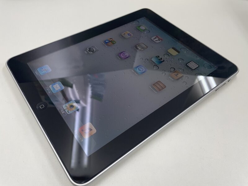 MI090 iPad Wi-Fi���f�� A1219 16GB �u���b�N