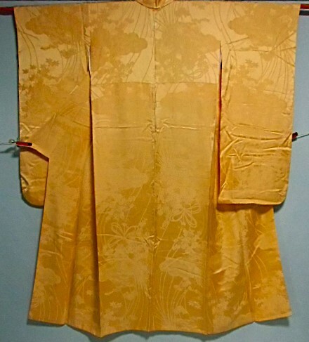 ■黒猫■★★振袖 正絹　オレンジ色　無地　上がり藤の紋一つ　地模様・花模様　★■