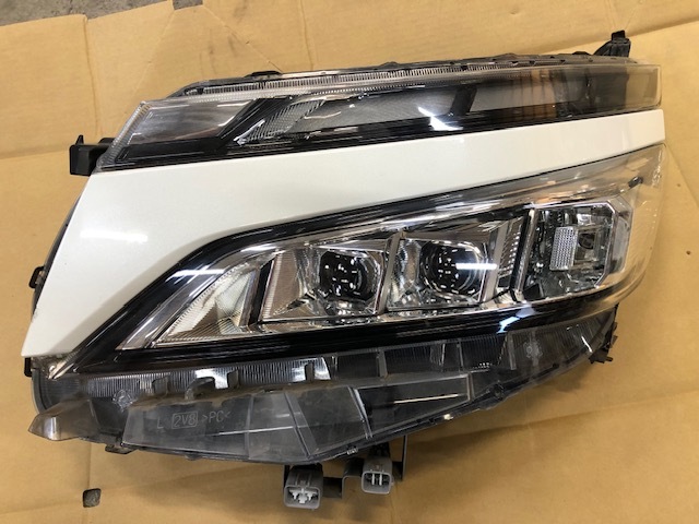 2025年最新】Yahoo!オークション -voxy 80(ヘッドライト)の中古品