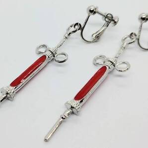 送料無料! 注射器 血液検査 注入 イヤリング 両耳用 病み系 ゴスロリ ロック ストリート パンク 病み系 ネオスマ