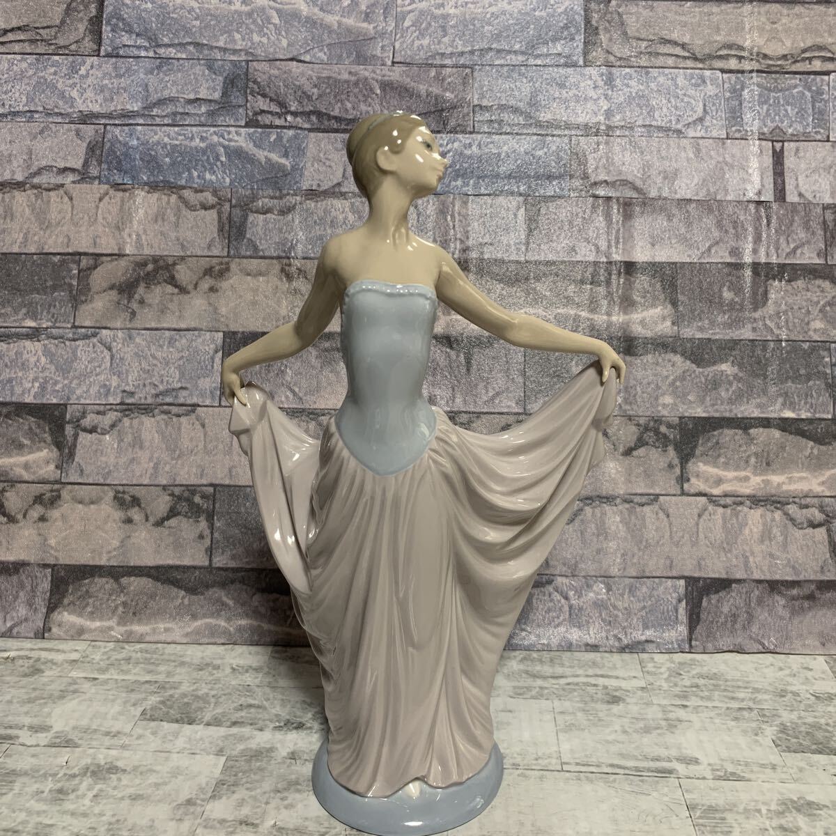 Lladro 女性 フィギュリン 陶器　リアドロ人形　新品未使用 2025年最新】Yahoo!オークション -リヤドロ lladroの中古品・新品・未