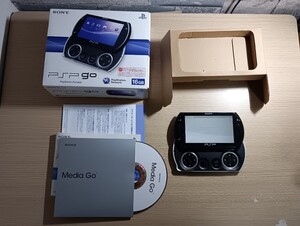 PSP идти с коробкой и руководством, работает OK