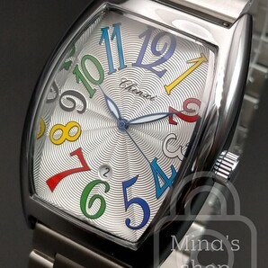 トノースタイルを日常に/カジュアルと端正スタイルの最適公約数【ギョーシェ風文字盤/新品】日付 ホワイトシルバー/マルチカラー/3連ss