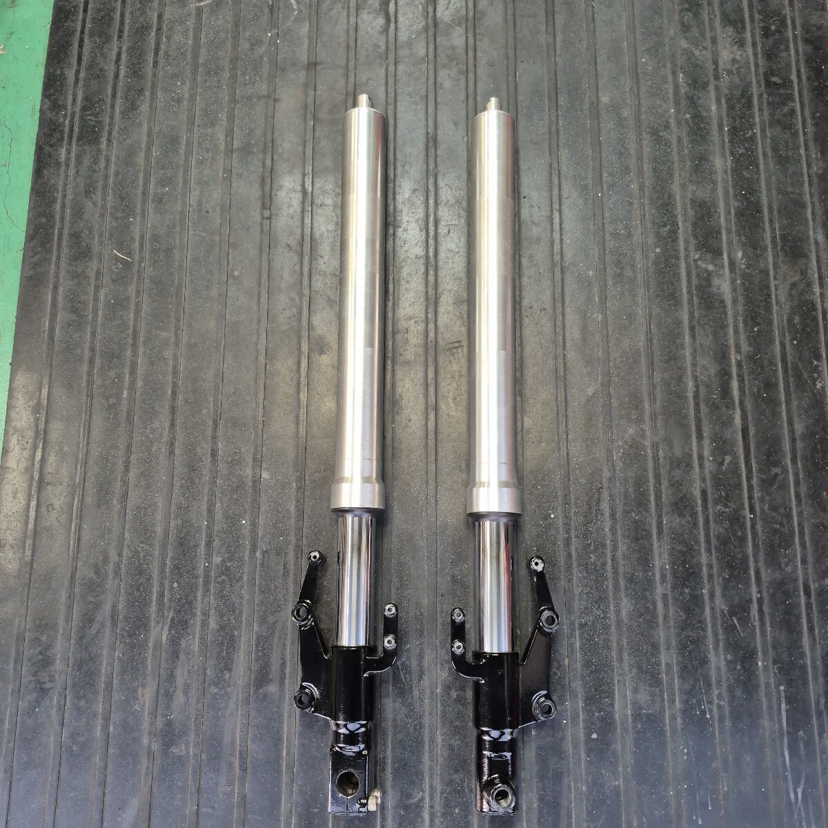 2025年最新】Yahoo!オークション -tzr250 3xv フロントフォークの中古