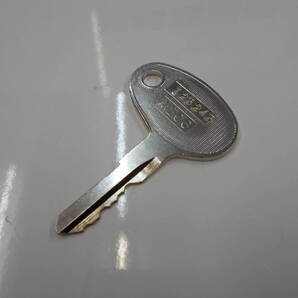 コピーキー 123243 三菱 mitsubishi 123243 鍵 スペア キー 建設機械 ユンボ 建機 重機 スペアキー 複製品 1本