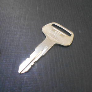 コピーキー 鍵番号 648 コマツ 合鍵 コマツ フォークリフト コマツ 648番 鍵 スペア キー フォーク フォークリフト 648合鍵 1本
