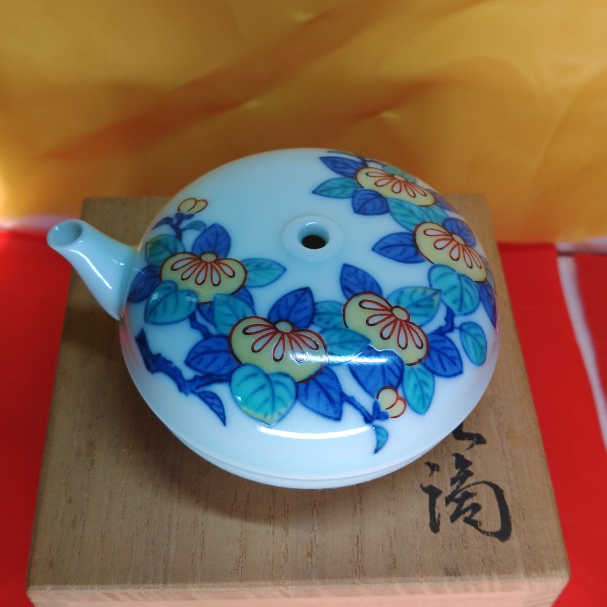 【新品•未使用•木箱入り】今右衛門　宮内庁御用達　重要無形文化財　一輪挿し 新品•未使用•木箱入り】今右衛門 宮内庁御用達 重要無形文化財