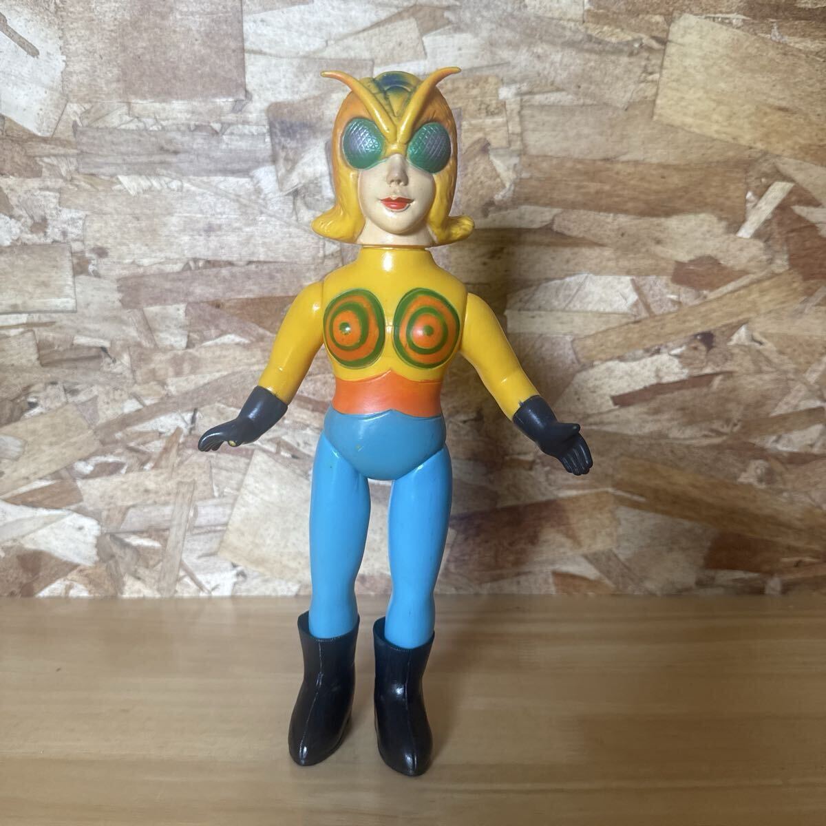 当時物　旧バンダイ　仮面ライダー　怪人　蜂女　ソフビ Yahoo!オークション - 旧バンダイ 仮面ライダー 蜂女 ショッカー