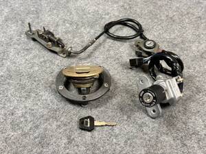 ◆R41 Продается! Ducati M400 M750 M900 Подлинный ключ цилиндр бак крышка сиденье замок 748 916 996 998 ST2 ST4