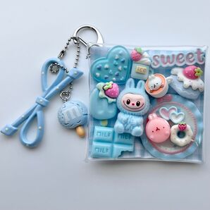 ガチャ詰めポーチ うさぎマカロンとうさぎのコーヒーポーチ 水色バージョン キーホルダー