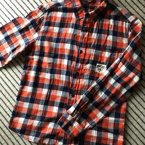 チェックシャツ
